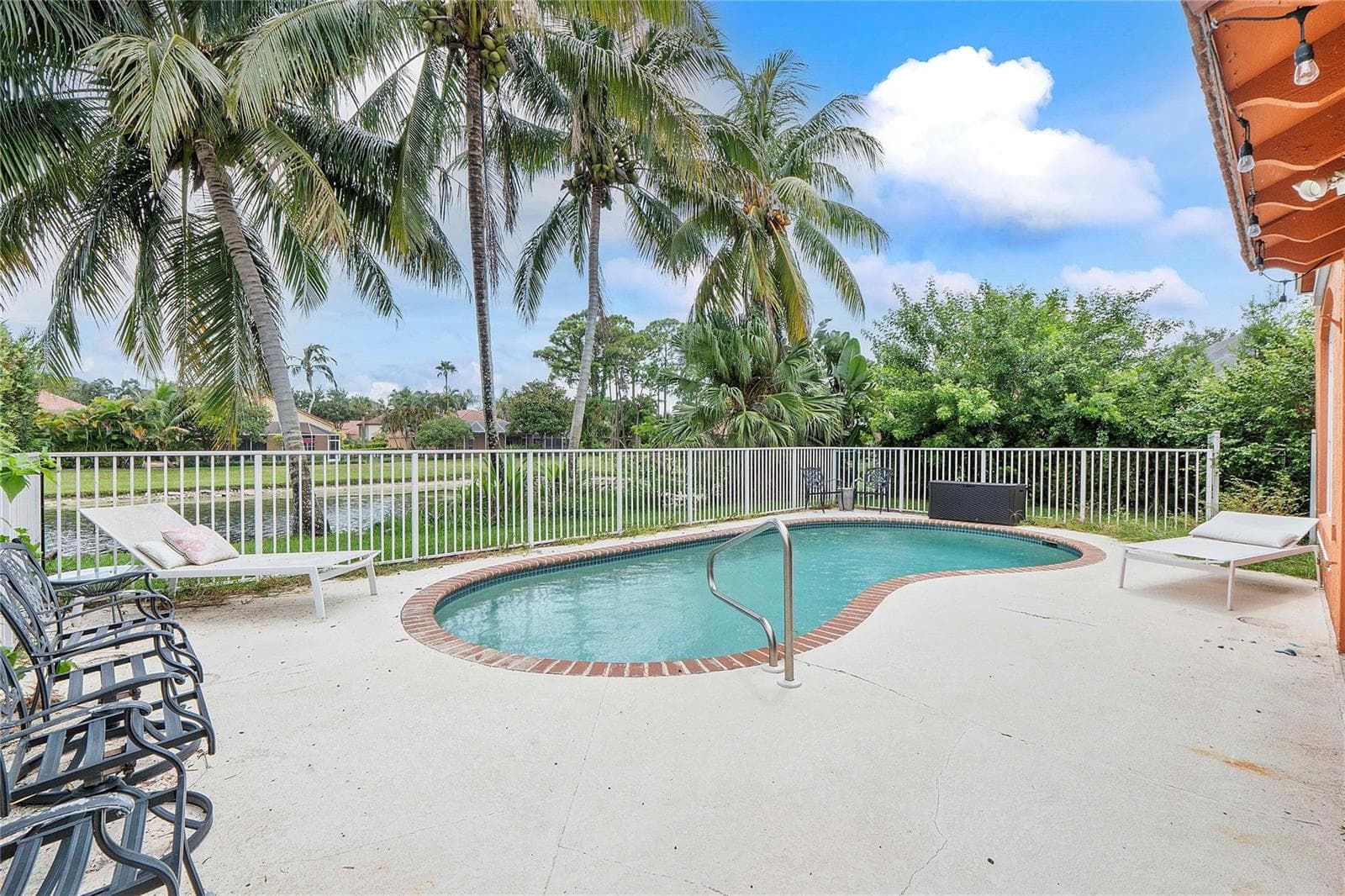 4020 Dorado Drive, Riviera Beach, FL 33418 photo 5