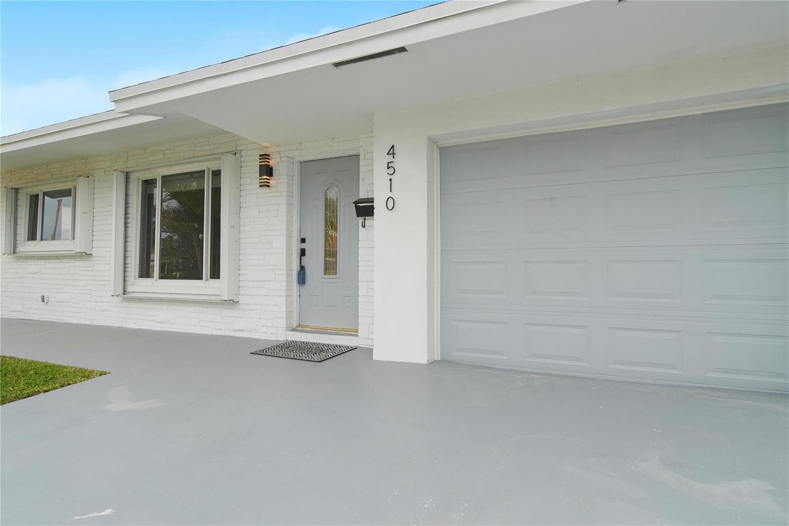 4510 NW 49th Drive, Tamarac, FL 33319 photo 2