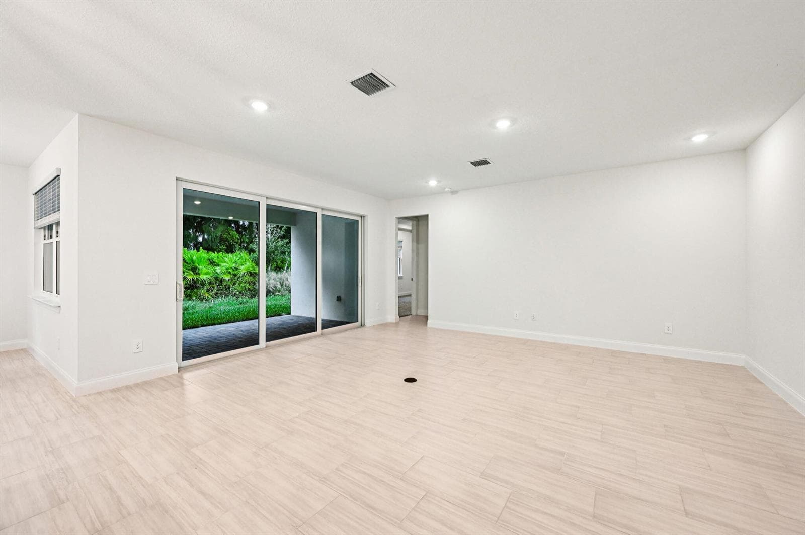 5625 Hampton Park Circle, Vero Beach, FL 32966 photo 5