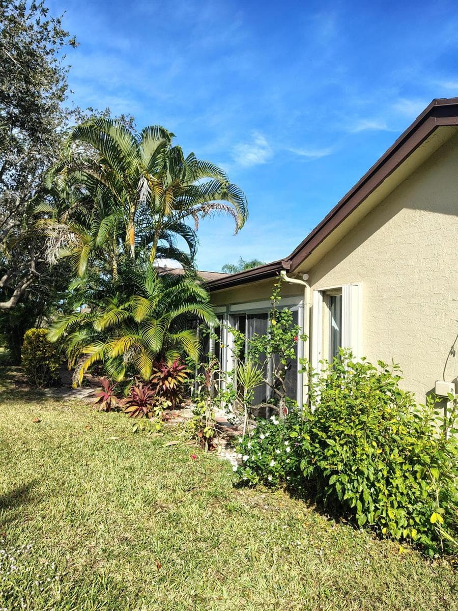 125 Ramblewood Circle, Royal Palm Beach, FL 33411 photo 2
