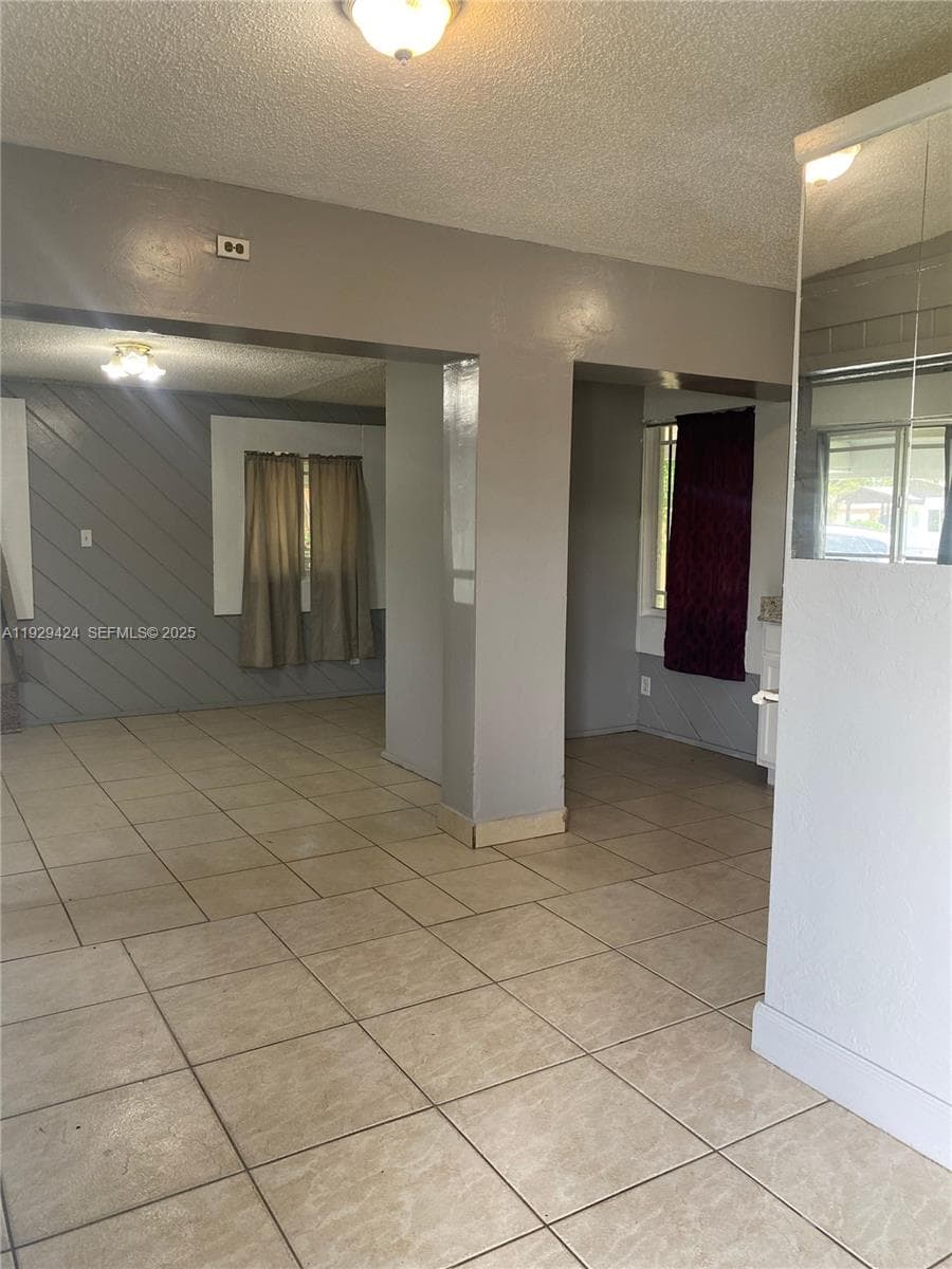 172 NW 29th Ave, Fort Lauderdale, FL 33311 photo 2