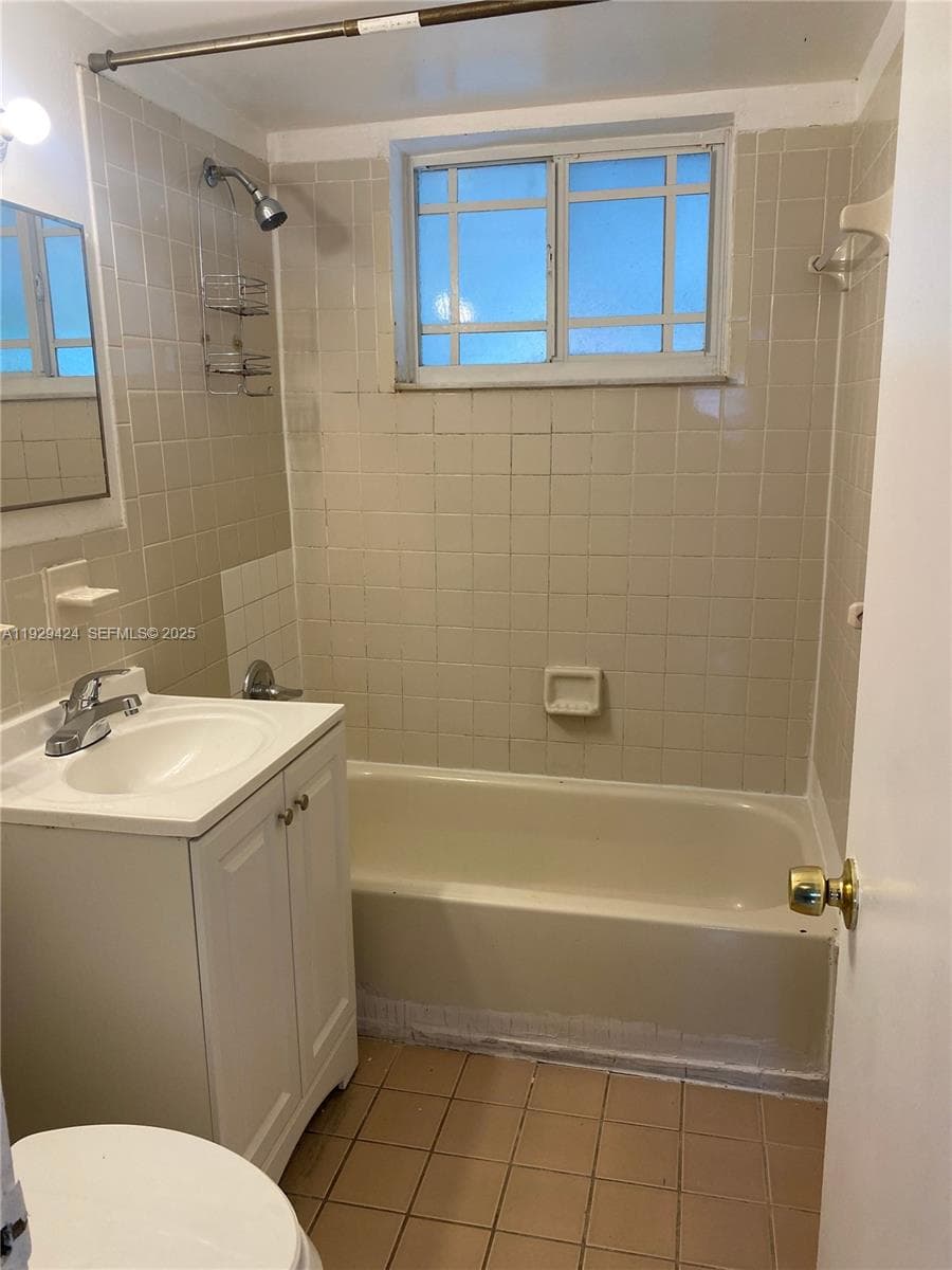 172 NW 29th Ave, Fort Lauderdale, FL 33311 photo 3