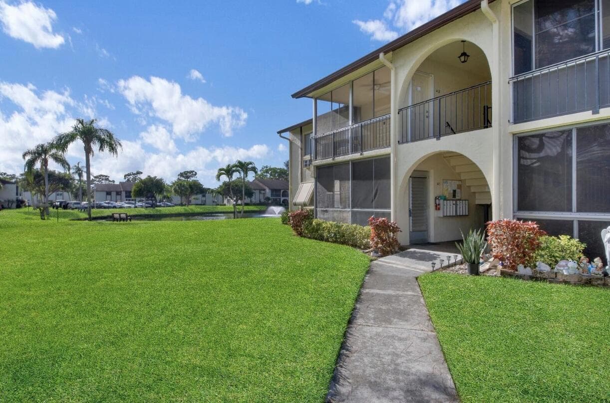 3527 La Palmas Court # A-1, FL 33463 photo 2