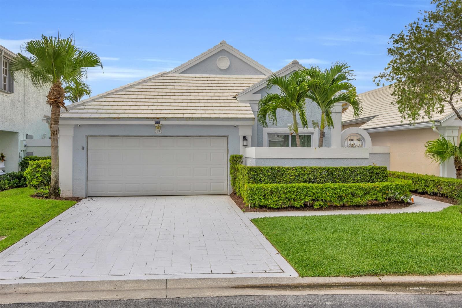 39 Dorchester Circle, Palm Beach Gardens, FL 33418