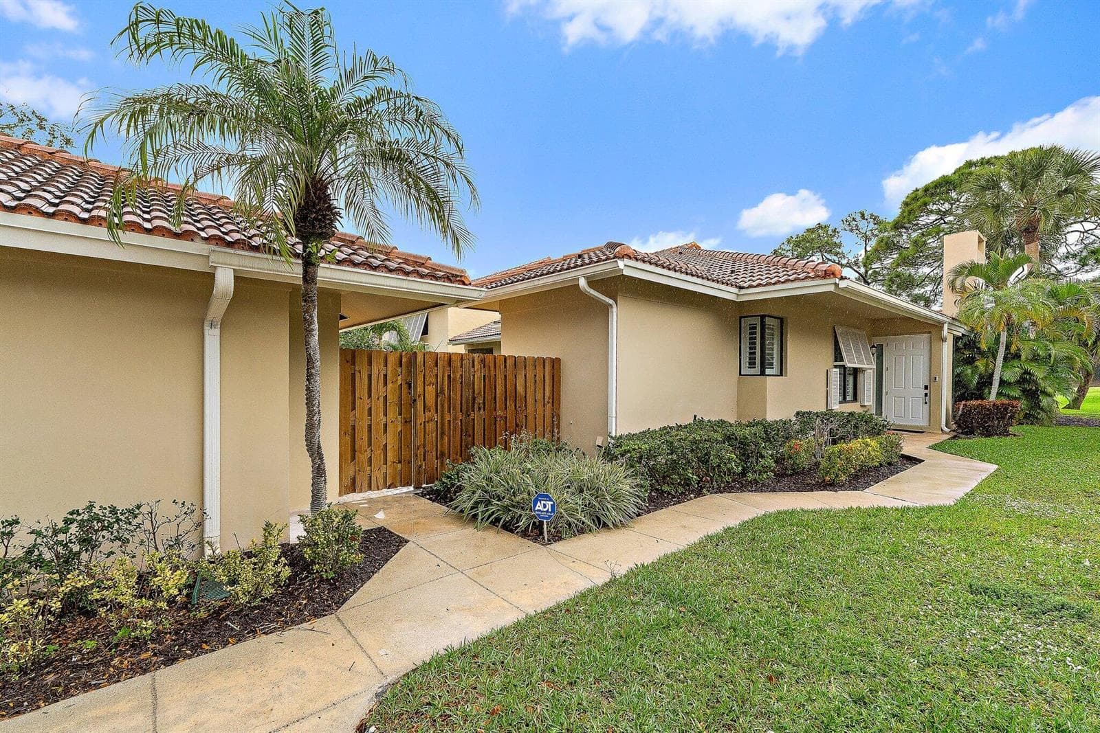 150 Old Meadow Way, Palm Beach Gardens, FL 33418 photo 2