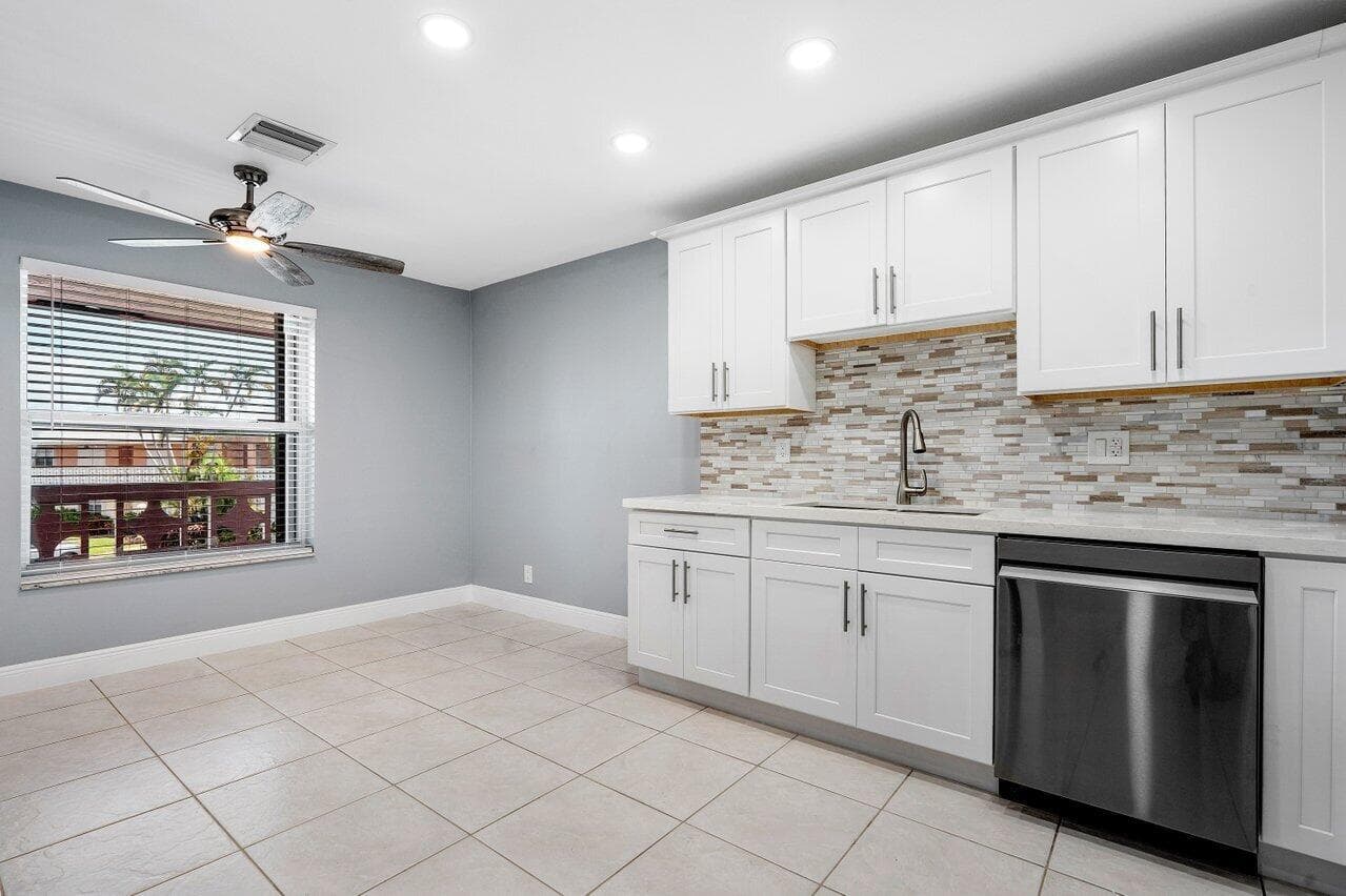 1740 NW 19th Terrace # 204, Delray Beach, FL 33445 photo 2
