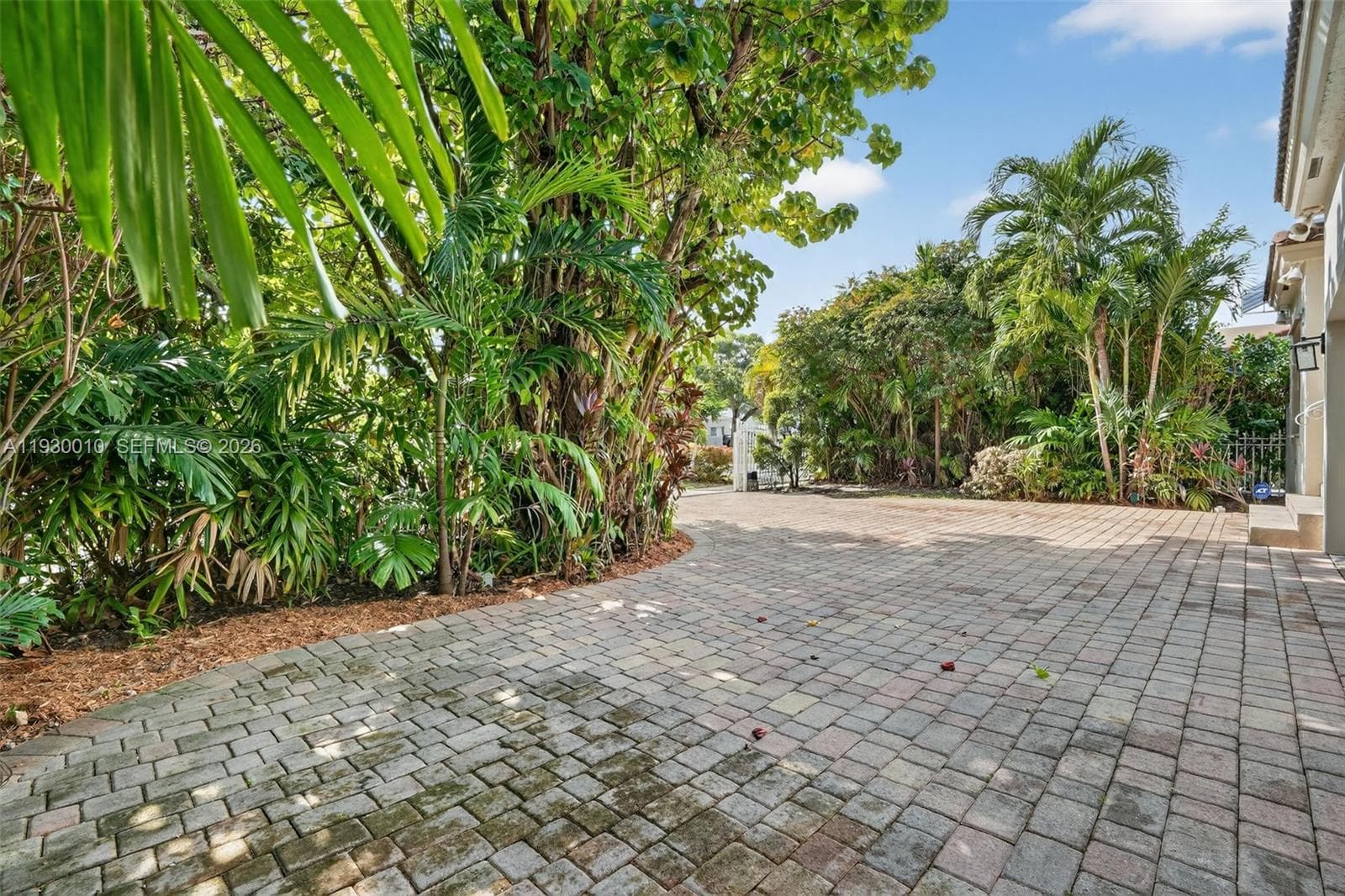 2913 SW 13th St, Miami, FL 33145 photo 4