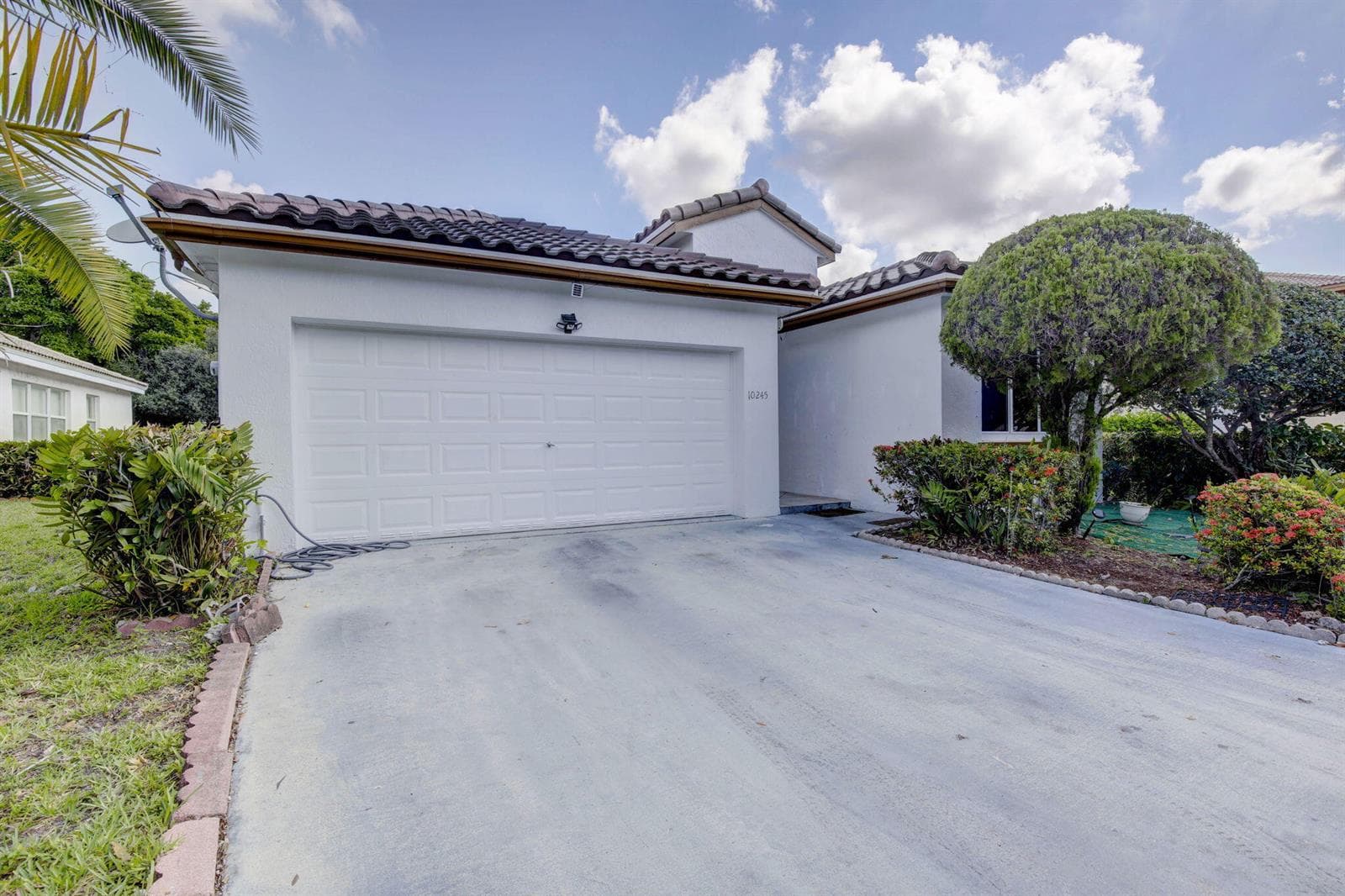 10245 SW 16th Court, Pembroke Pines, FL 33025 photo 2