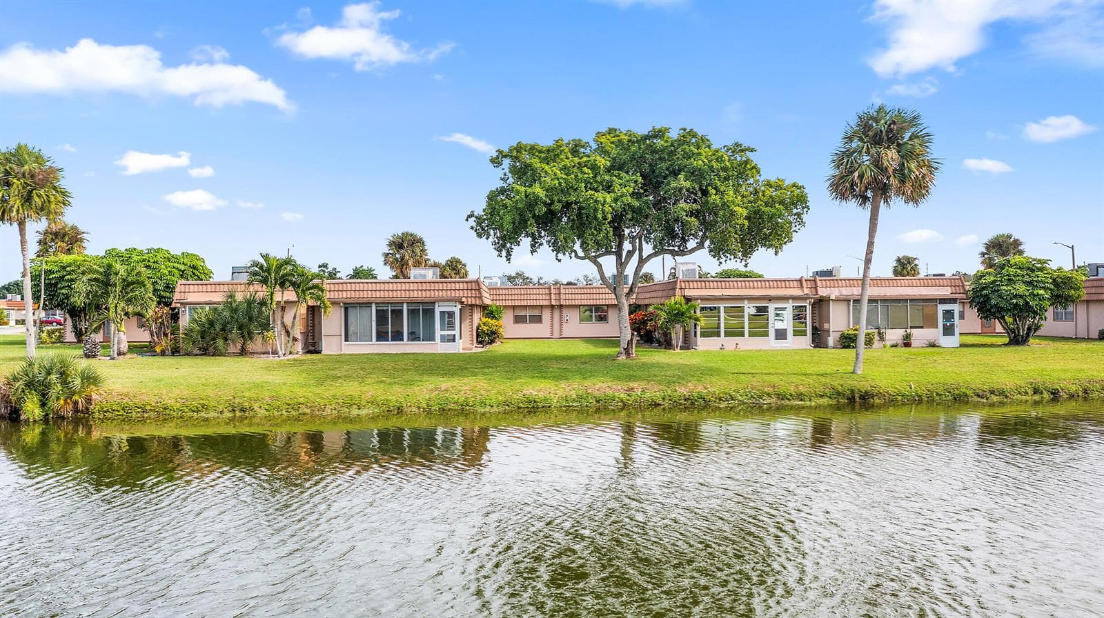 341 Seville O, Delray Beach, FL 33446 photo 2