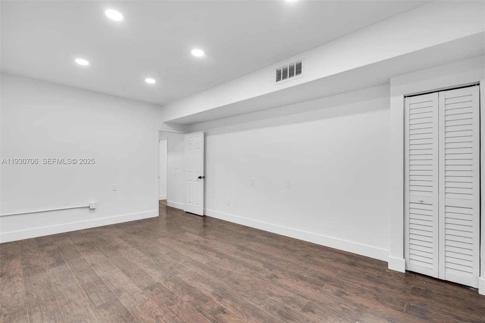 8930 SW 40th St, Miami, FL 33165 photo 5