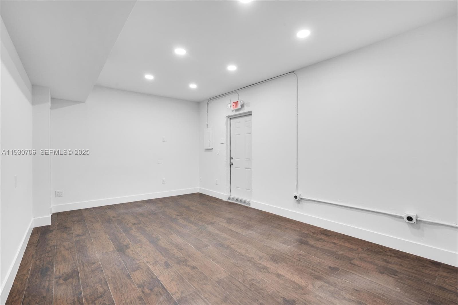 8930 SW 40th St, Miami, FL 33165 photo 4