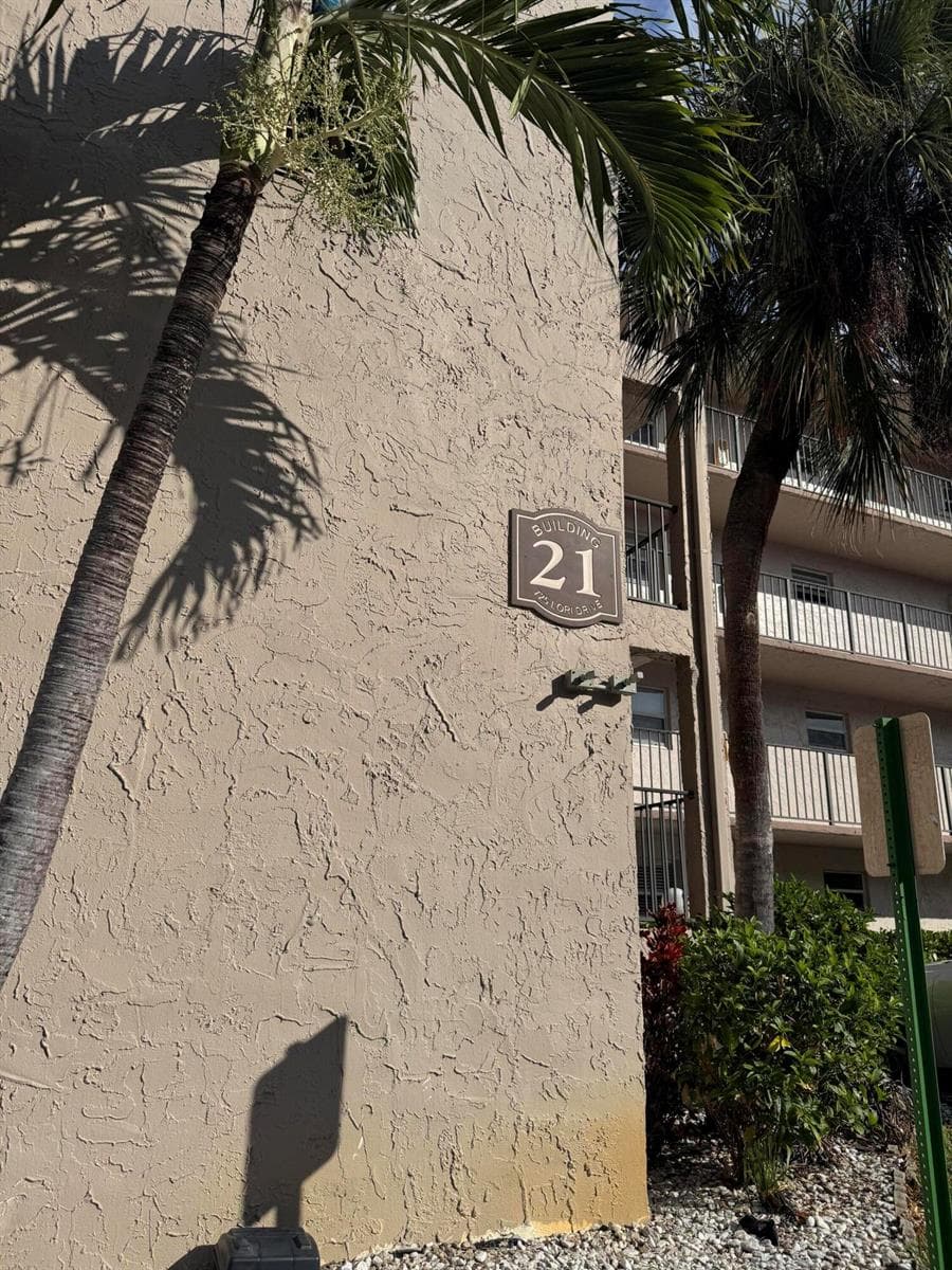 725 Lori Drive # 107, Palm Springs, FL 33461 photo 4