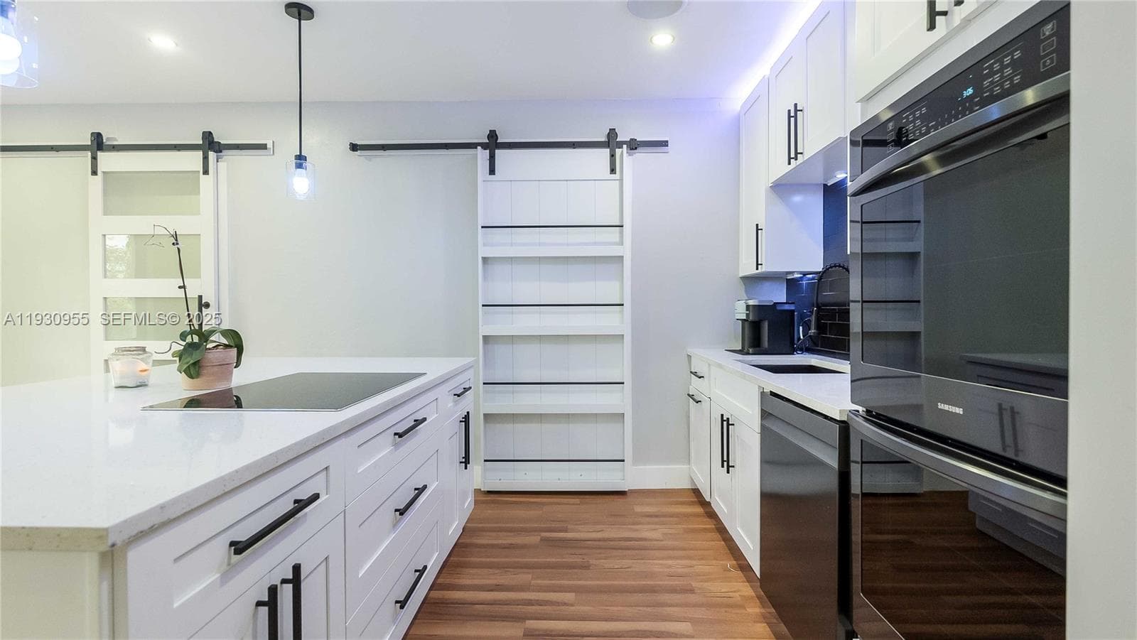 817 NW 17th St, Fort Lauderdale, FL 33311 photo 3