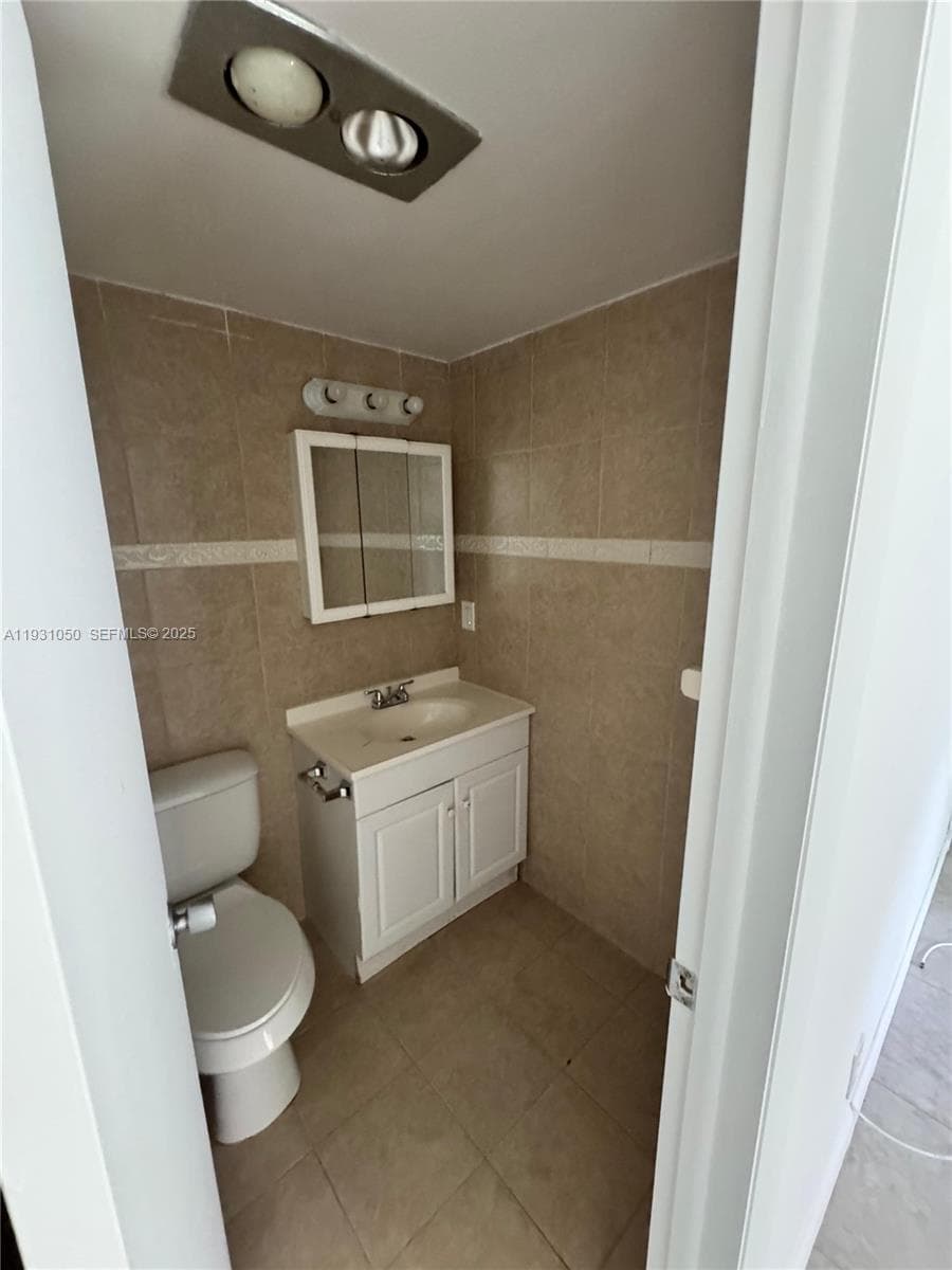 18 Hastings B # 18, West Palm Beach, FL 33417 photo 2