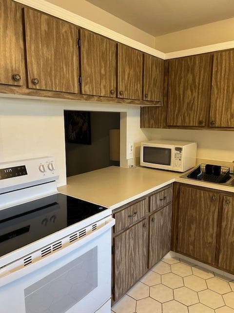 221 Lake Meryl Drive, West Palm Beach, FL 33411 photo 4