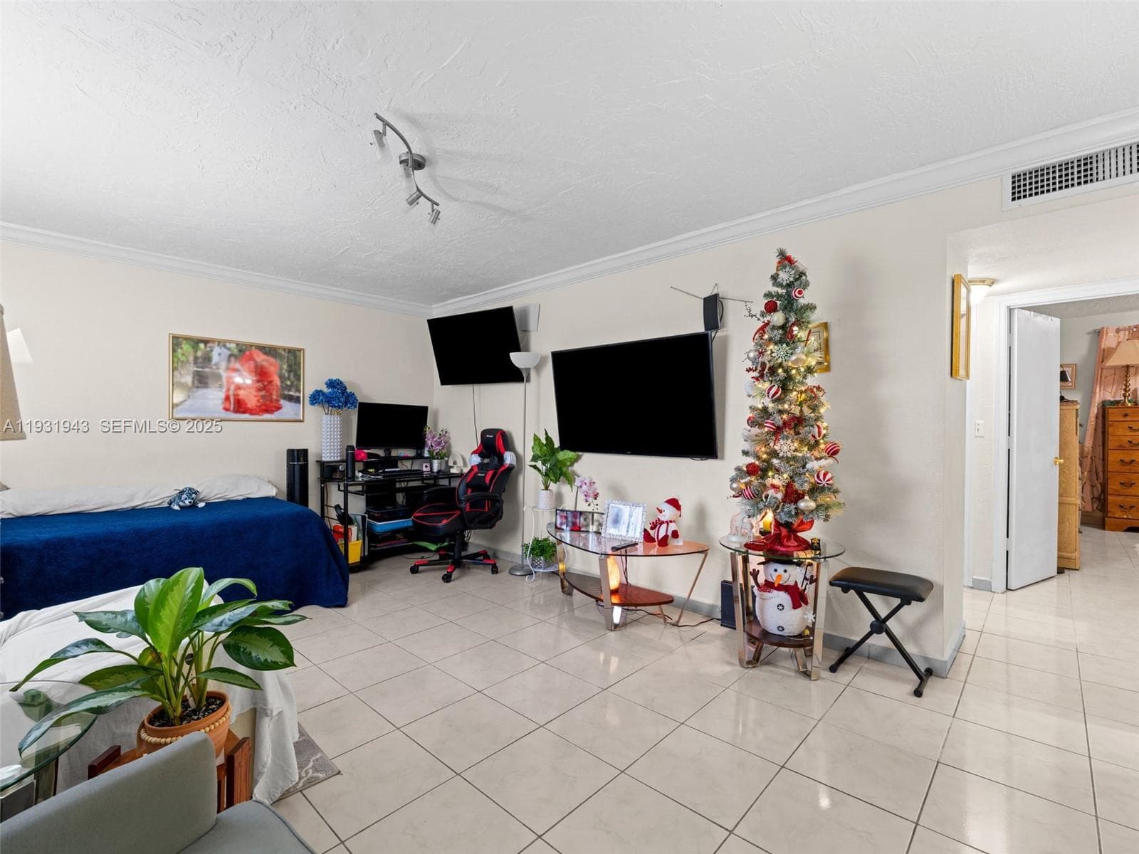 1655 W 44th Pl # 448, Hialeah, FL 33012 photo 2