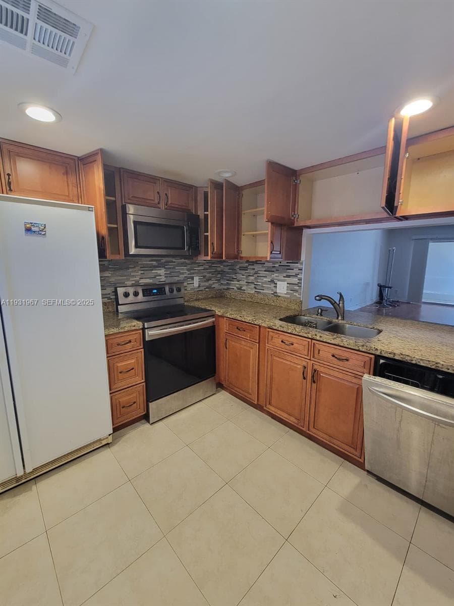 4321 NW 9th Ave # 102, Deerfield Beach, FL 33064 photo 3