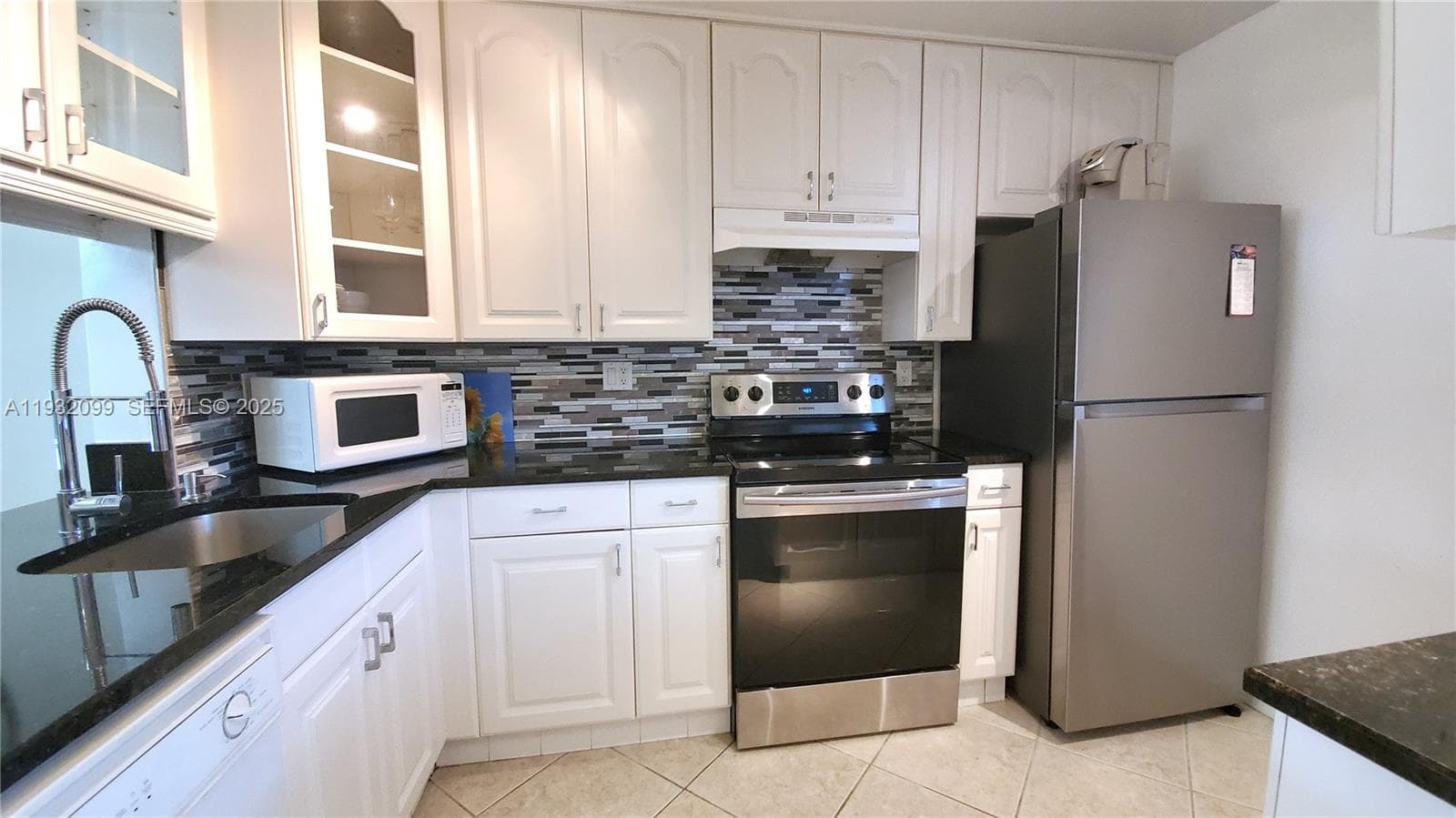 470 Paradise Isle Blvd # 309, Hallandale Beach, FL 33009 photo 4