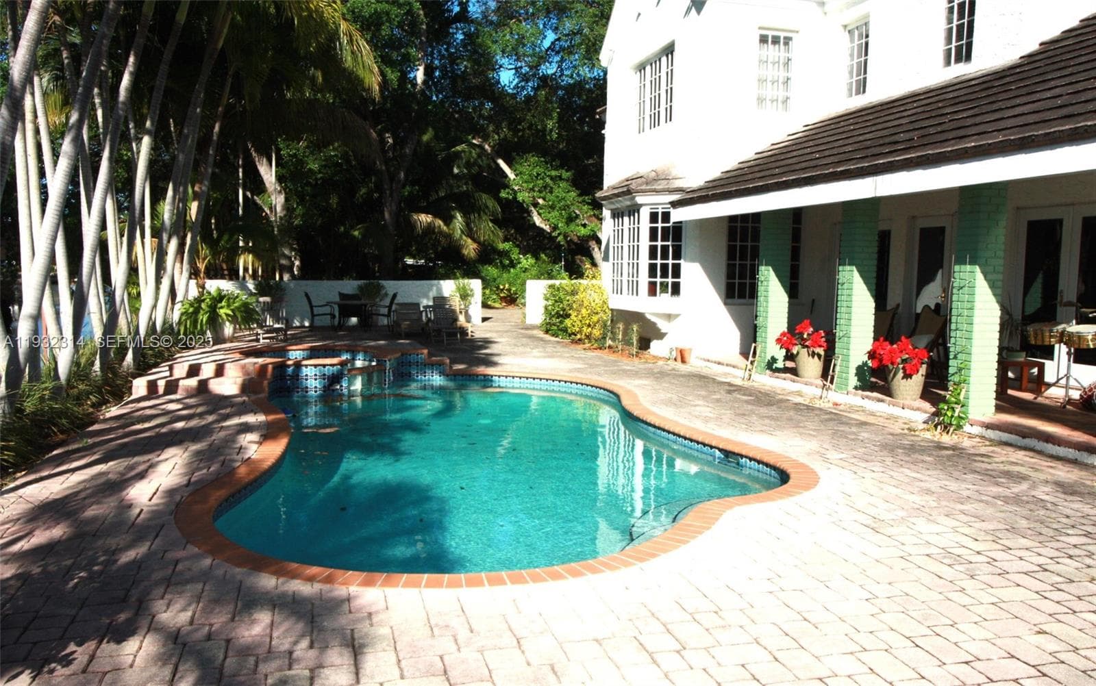 6750 Granada Blvd, Coral Gables, FL 33146 photo 2