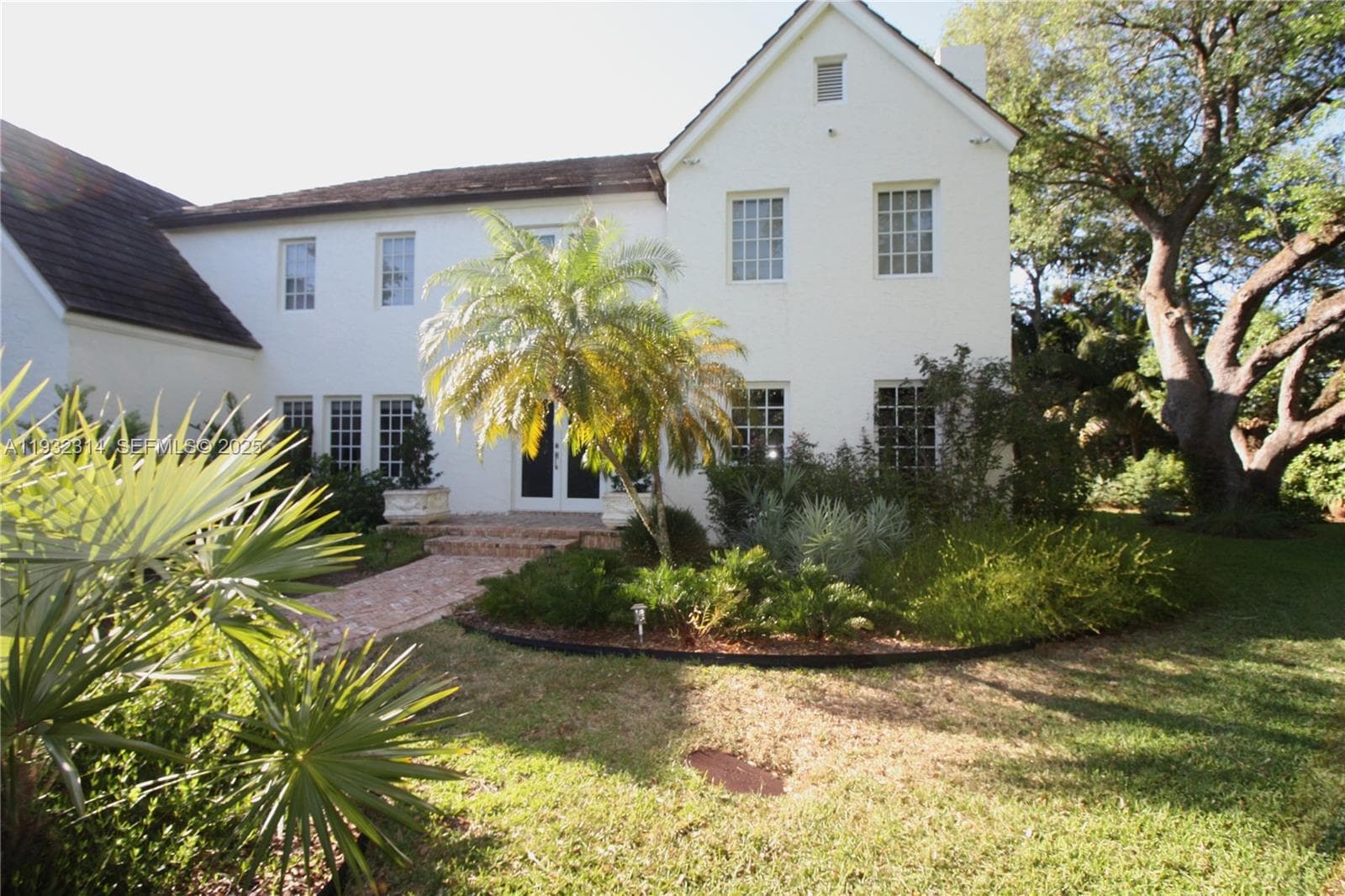 6750 Granada Blvd, Coral Gables, FL 33146 photo 3