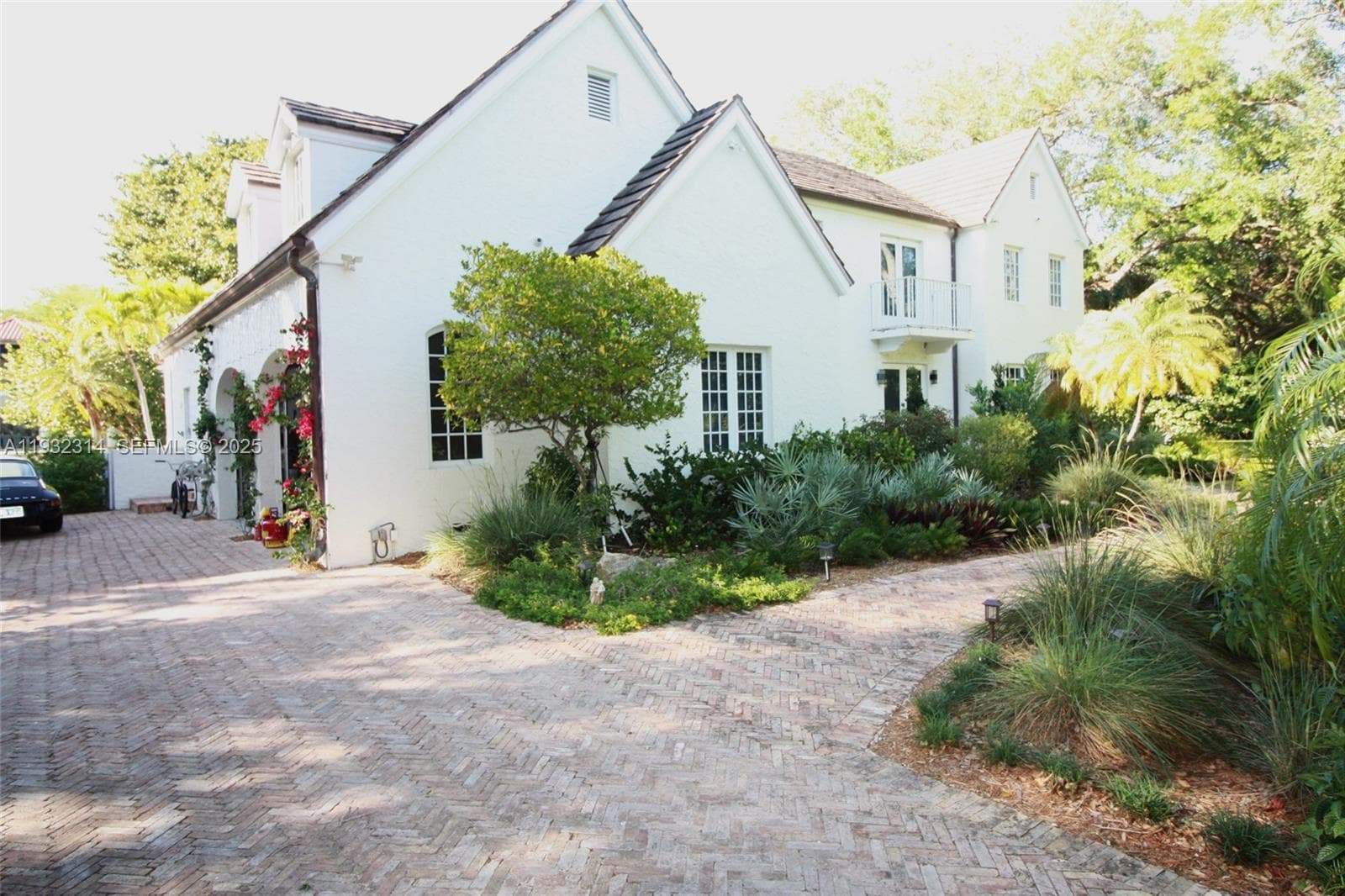 6750 Granada Blvd, Coral Gables, FL 33146 photo 5