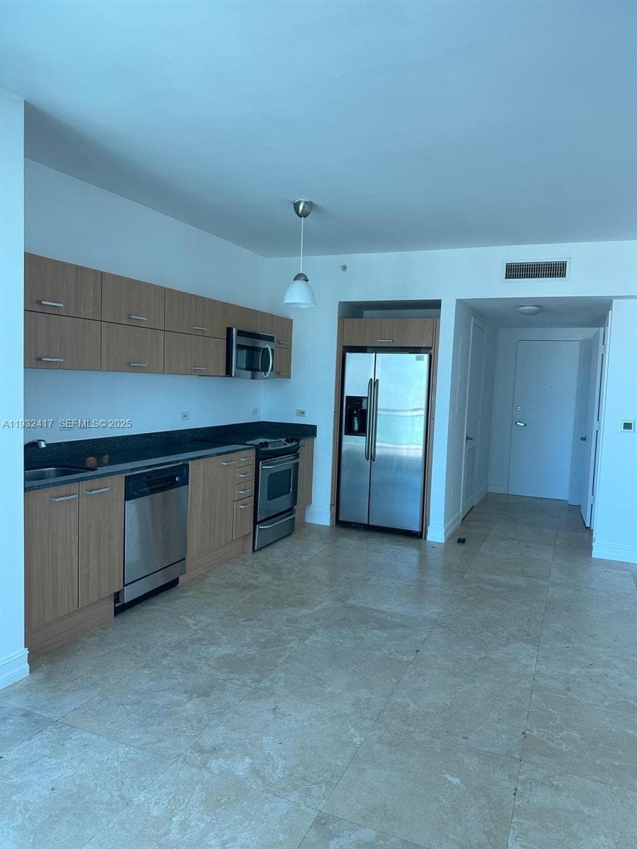 350 S Miami Ave # 2913, Miami, FL 33130 photo 3