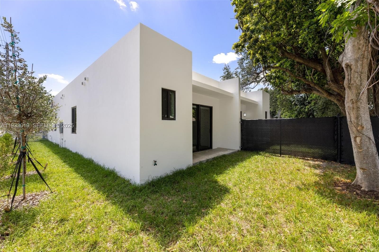 6852-6850 NW 4th AVE, Miami, FL 33150 photo 3