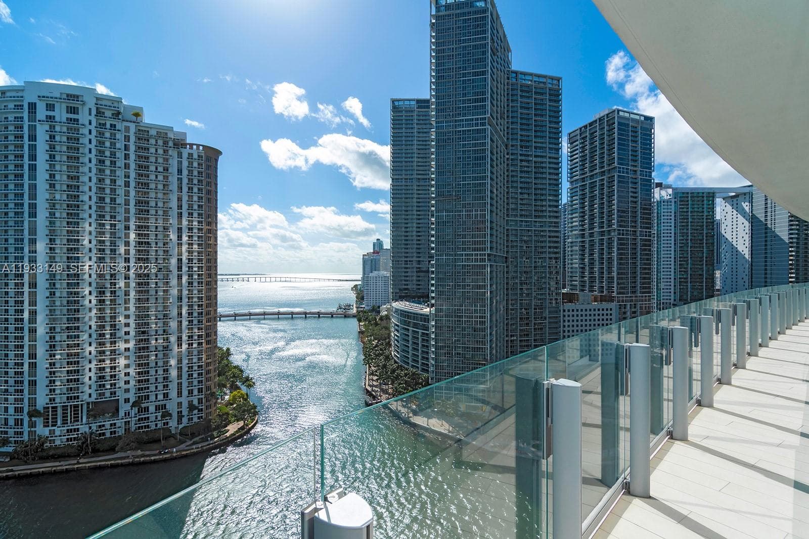 300 Biscayne Blvd Way # 1901, Miami, FL 33131 photo 3