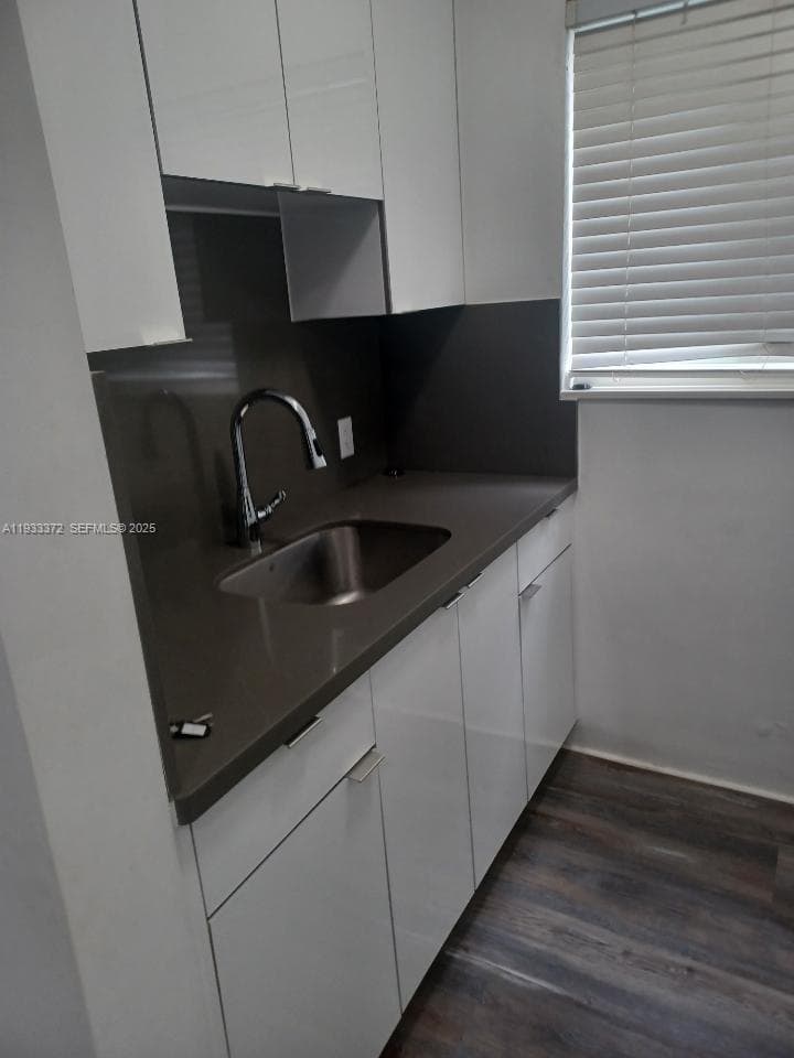 6950 Byron Ave # 2, Miami Beach, FL 33141 photo 2