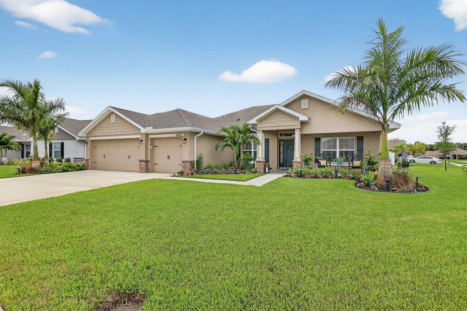 8652 Waterstone Boulevard, Fort Pierce, FL 34951 photo 2