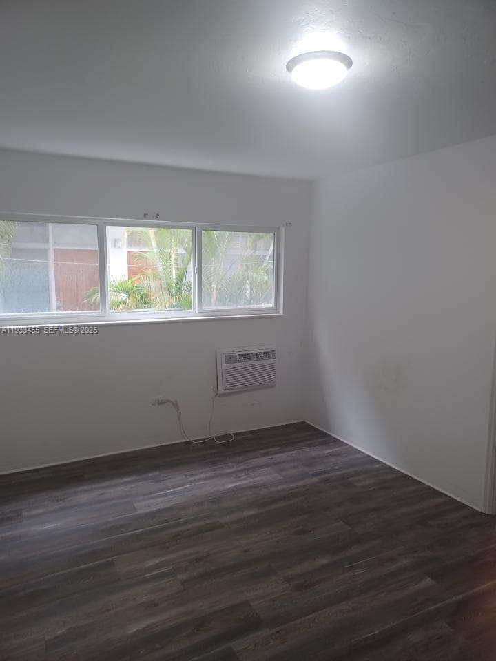 6950 Byron Ave # 3, Miami Beach, FL 33141 photo 5