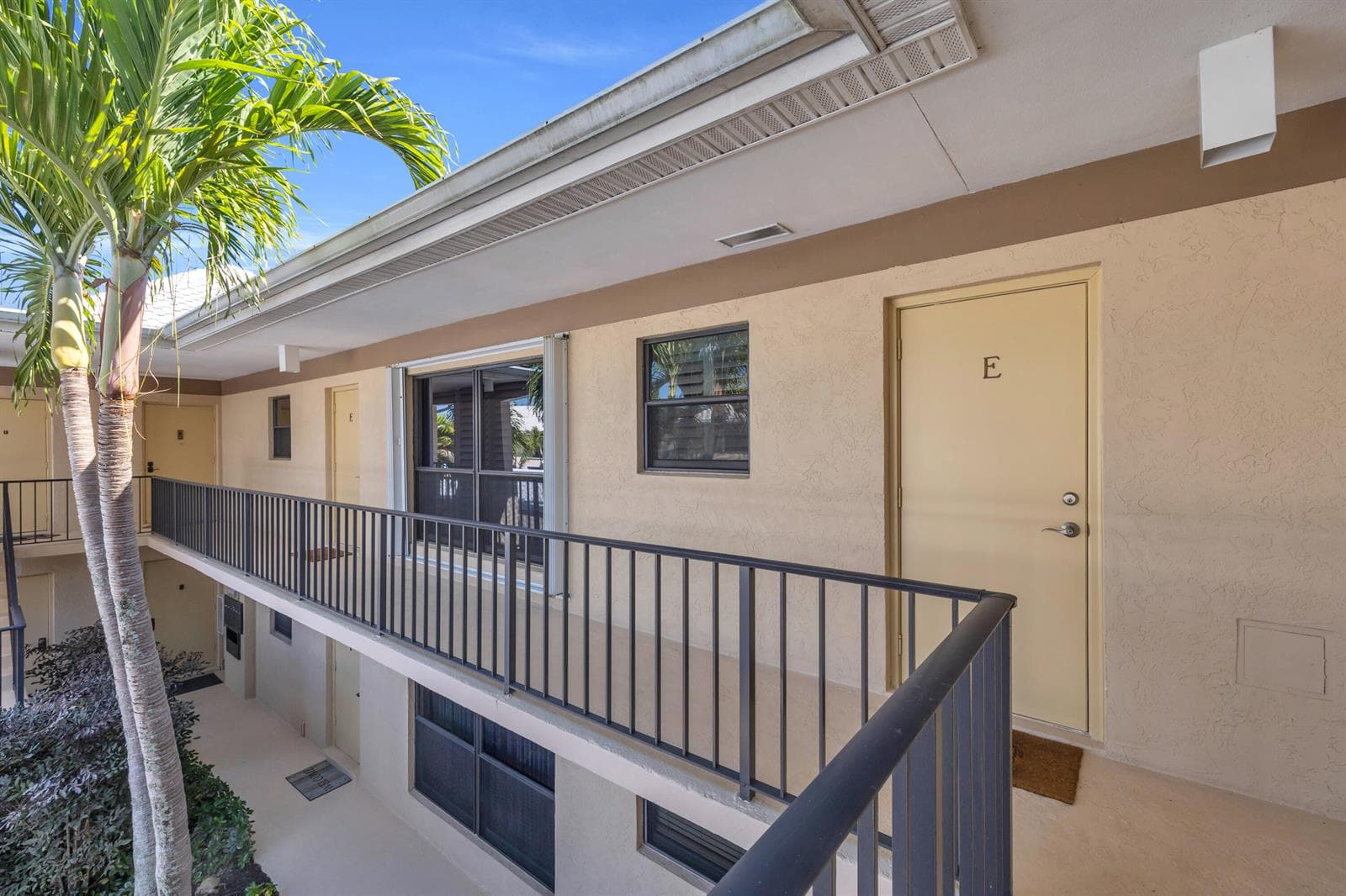4 SE Turtle Creek Drive # E, Jupiter, FL 33469 photo 2