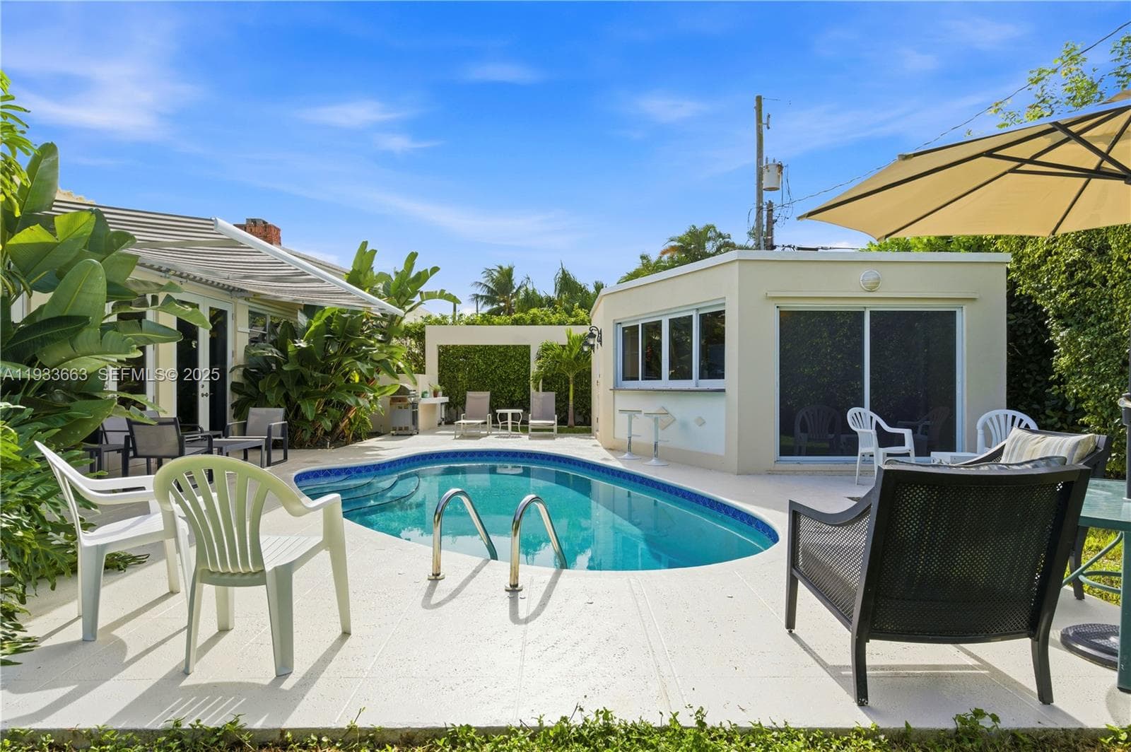 2607 Holy Cross Ln, Lake Worth, FL 33460 photo 5