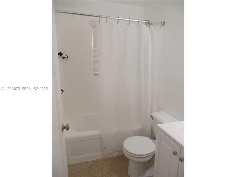6950 Byron Ave # 4, Miami Beach, FL 33141 photo 2