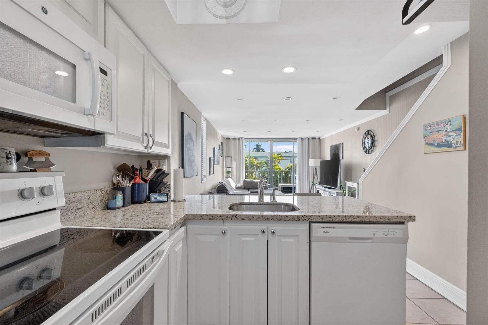 1531 SE 15th # 6, Fort Lauderdale, FL 33316 photo 2