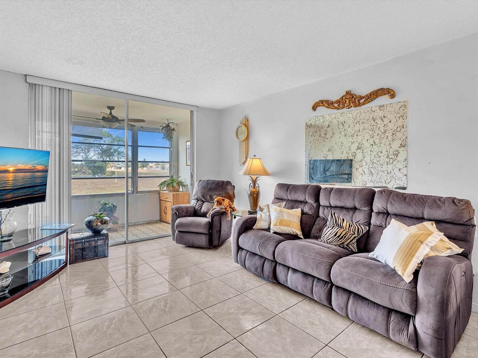 9041 Sunrise Lakes Boulevard # 113, Sunrise, FL 33322 photo 2