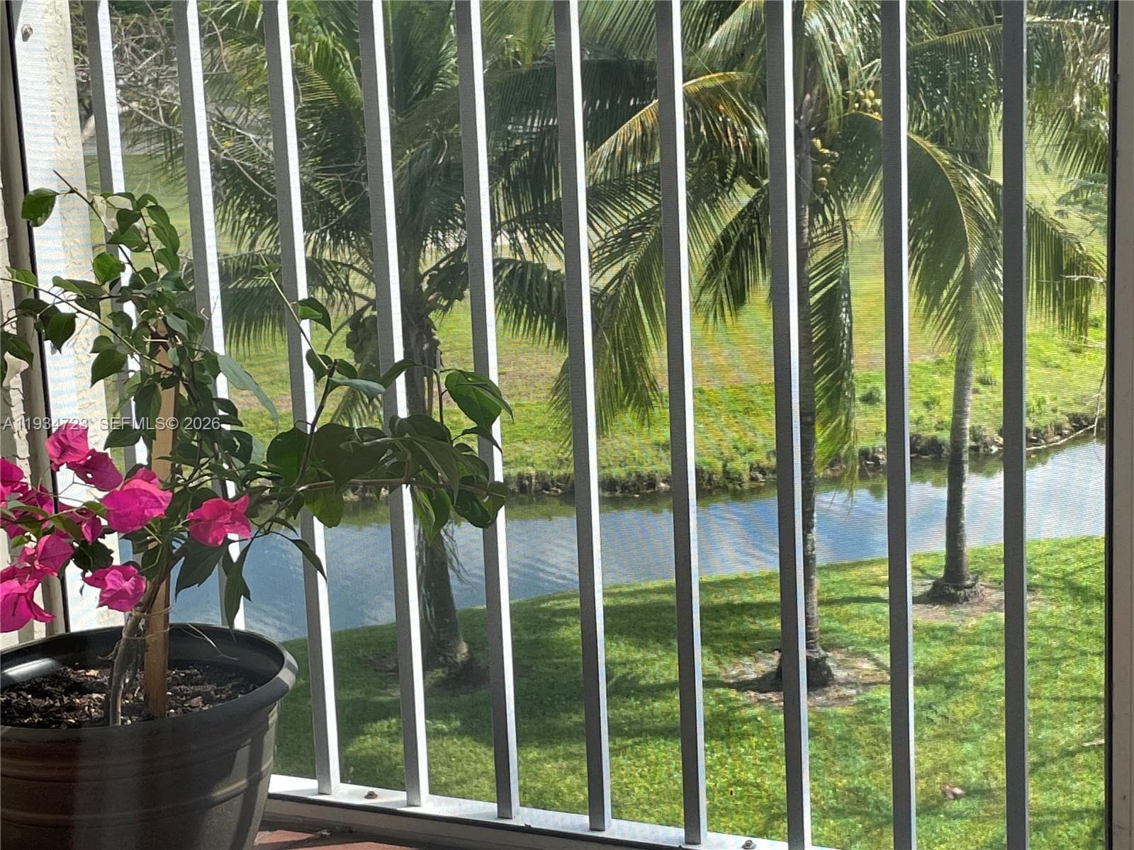 3500 Oaks Clubhouse Dr # 308, Pompano Beach, FL 33069 photo 5