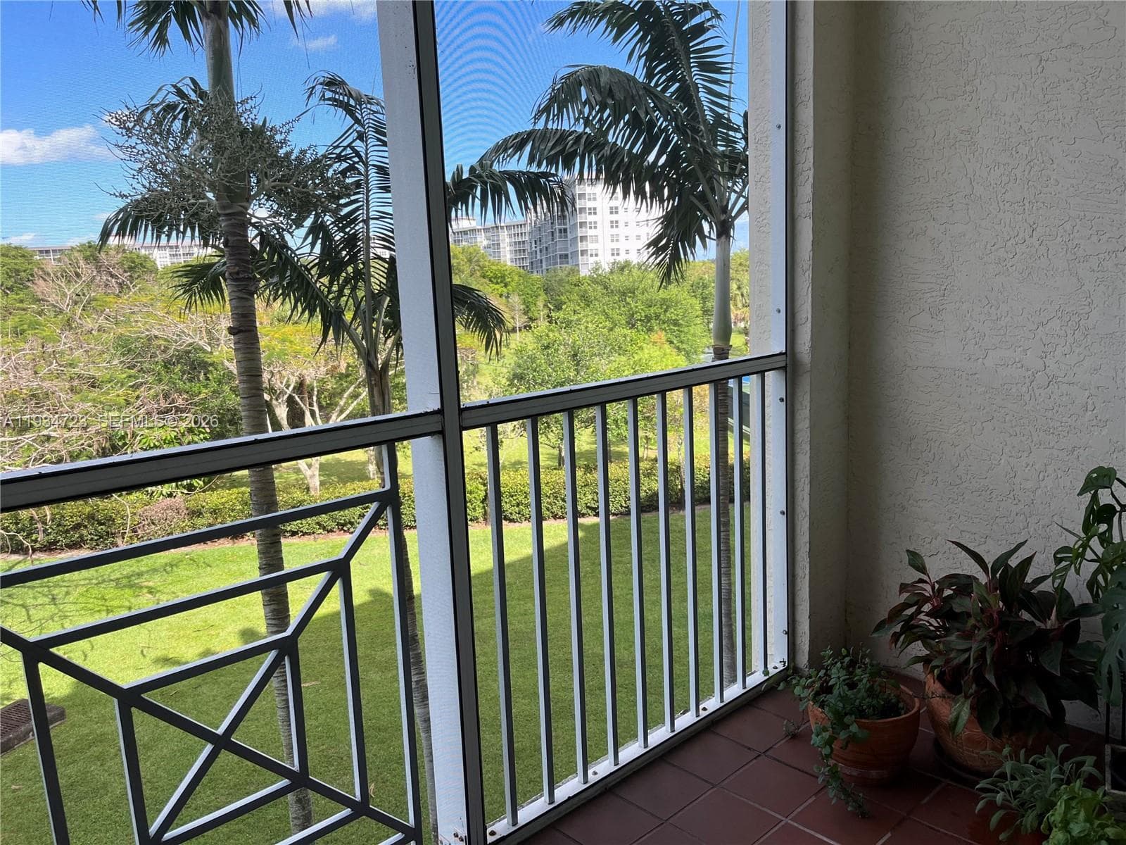 3500 Oaks Clubhouse Dr # 308, Pompano Beach, FL 33069 photo 4
