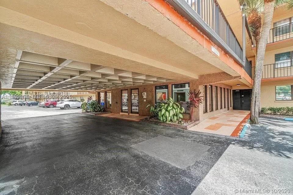 9440 SW 8th St # 402, Boca Raton, FL 33428 photo 3