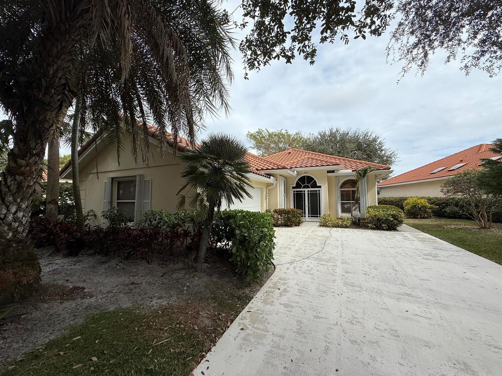 222 E Tall Oaks Circle, Palm Beach Gardens, FL 33410 photo 2
