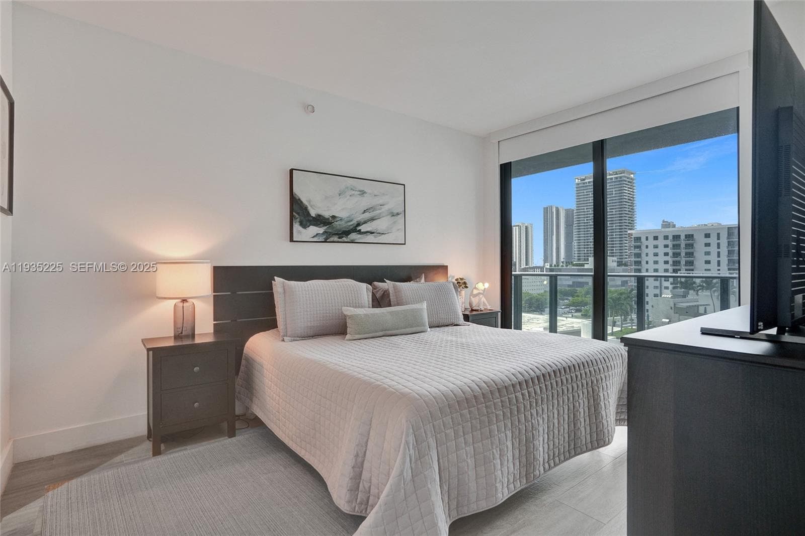 121 NE 34th St # 902, Miami, FL 33137 photo 2