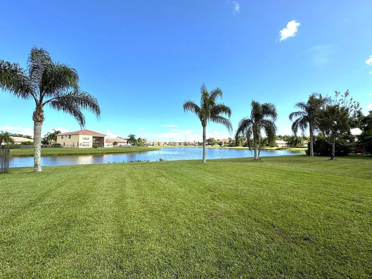 1886 SW Grey Falcon Cir Circle SW, Vero Beach, FL 32962 photo 4