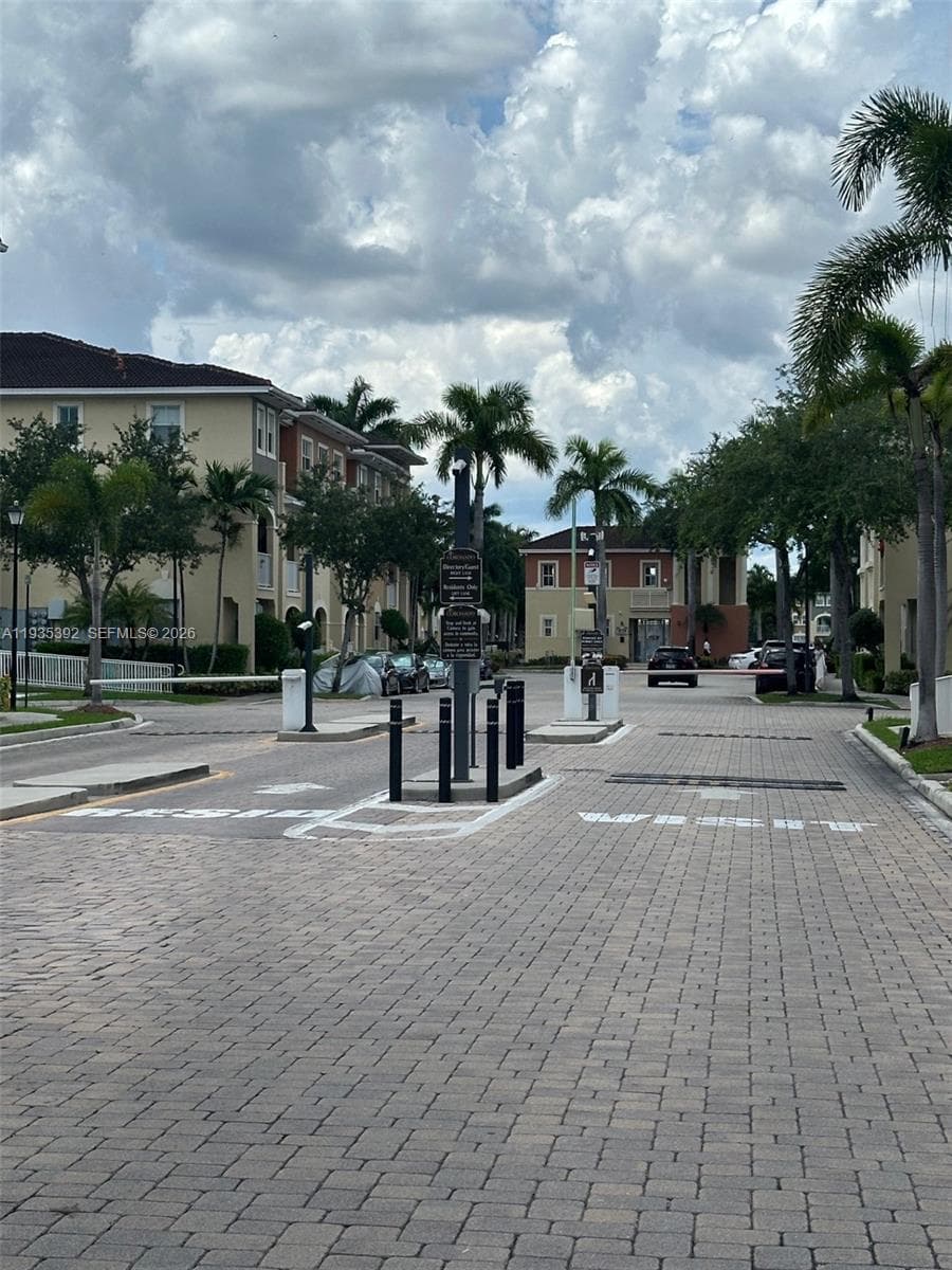 10800 NW 88th Ter # 213, Doral, FL 33178 photo 2
