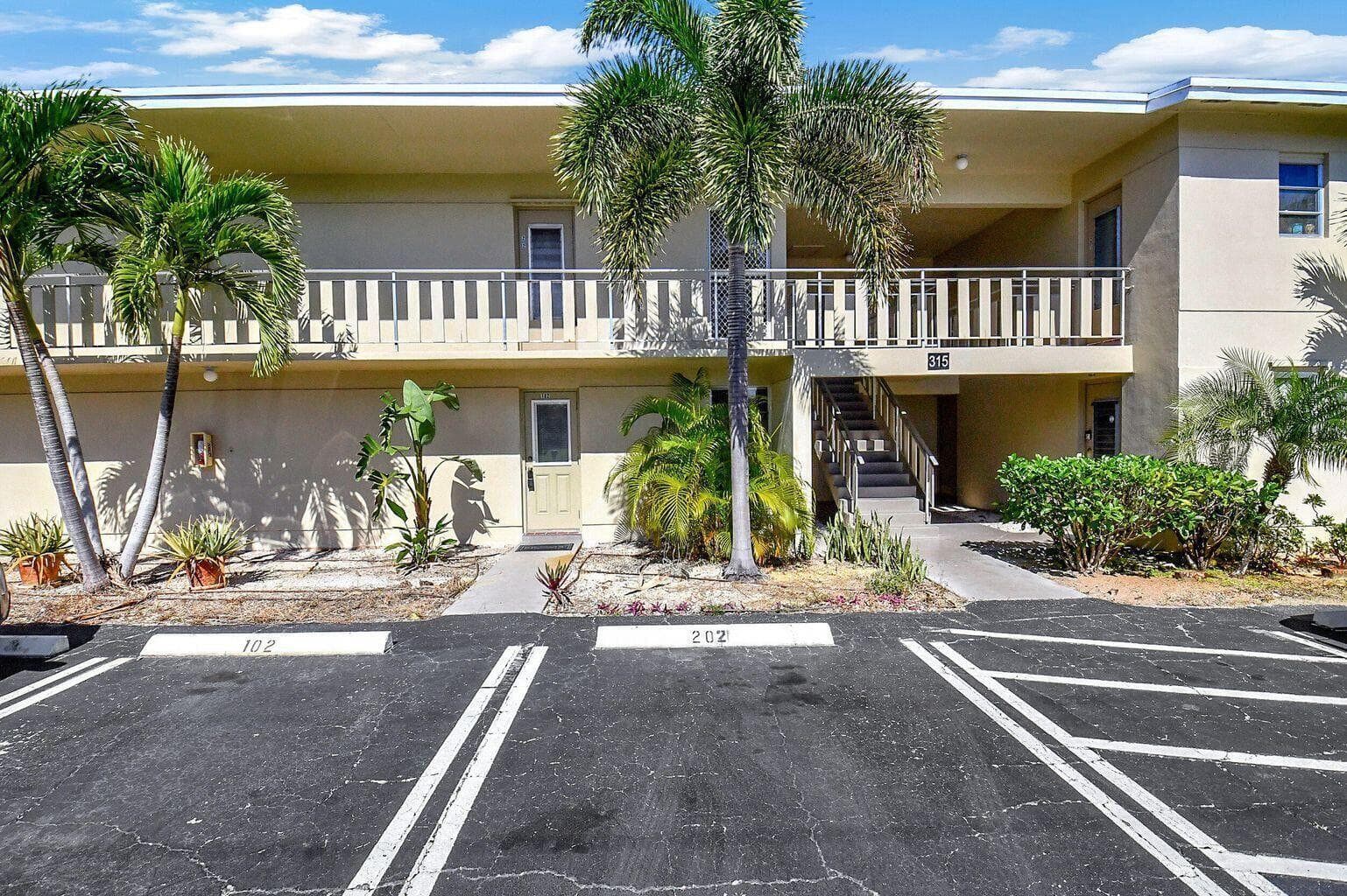 315 Circle Drive S # 102, Boynton Beach, FL 33435 photo 2