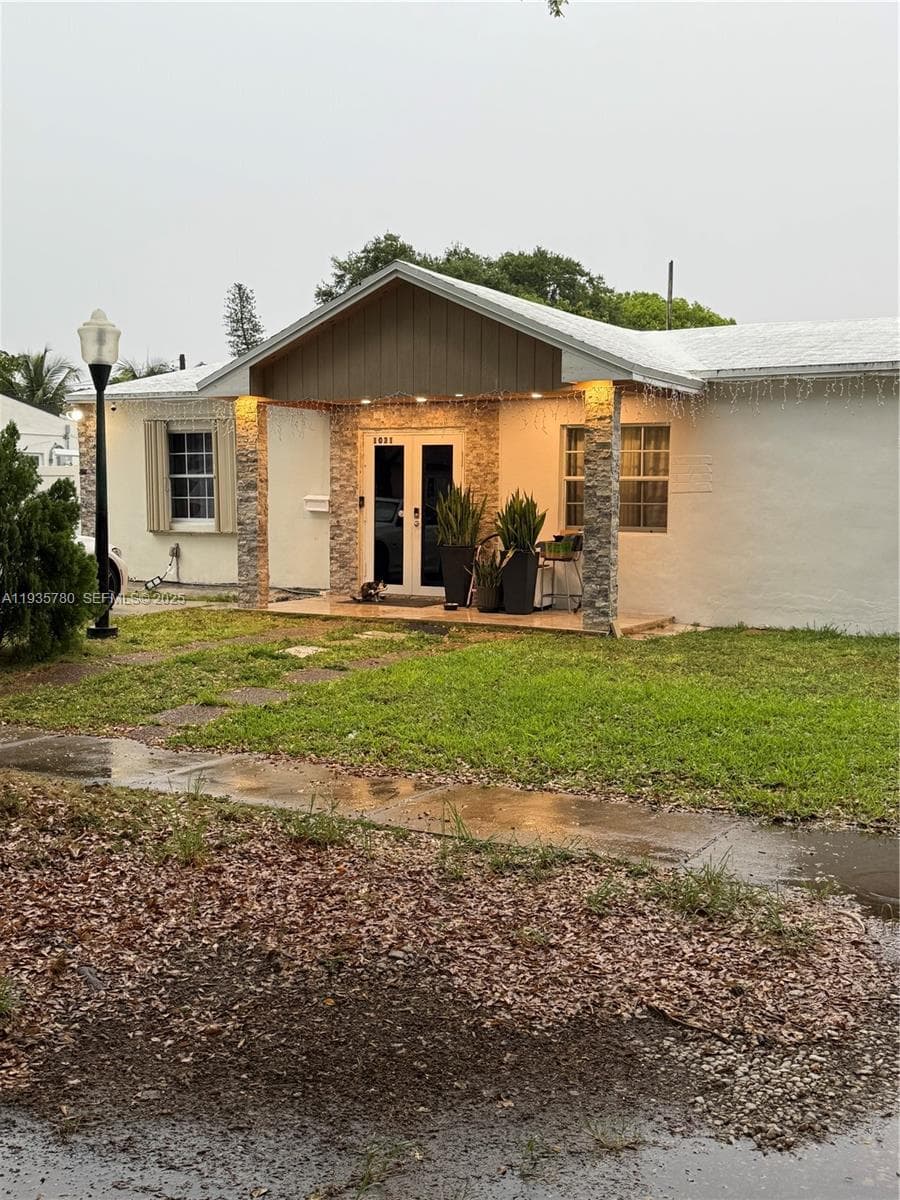 1031 NE 142nd St, North Miami, FL 33161 photo 4