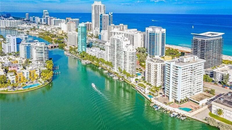 5880 Collins Ave # 302, Miami Beach, FL 33140 photo 2