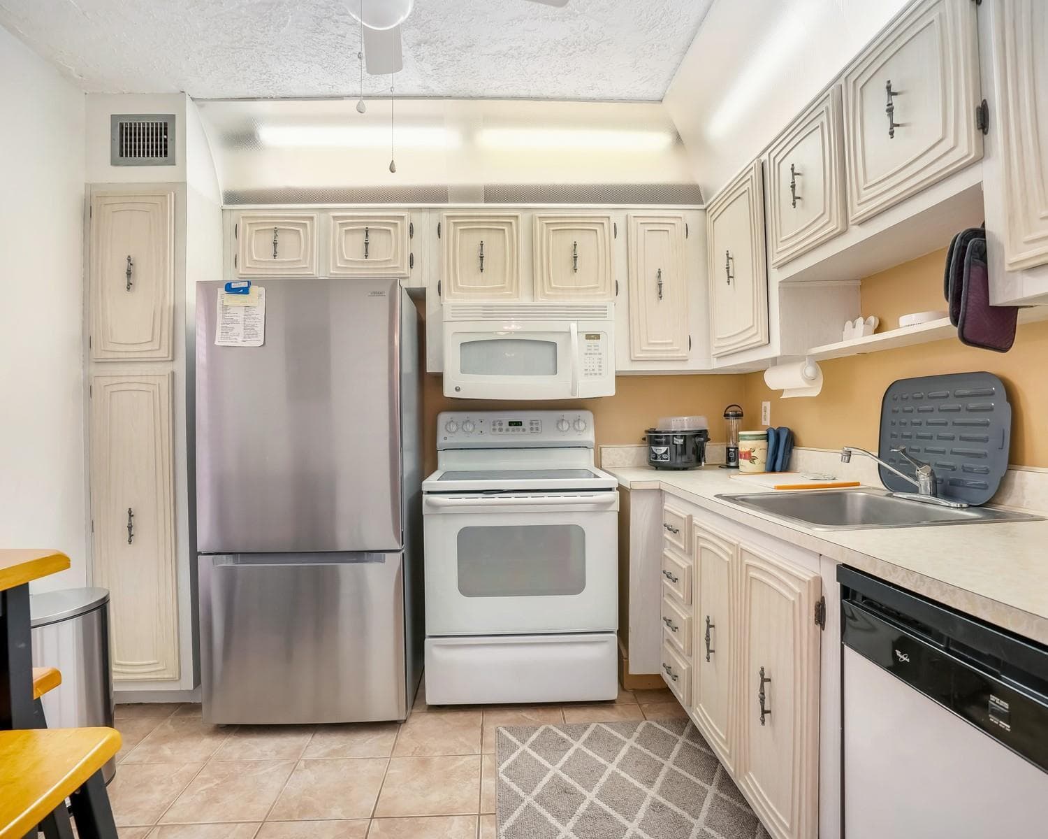 2851 Somerset Drive # 205, Lauderdale Lakes, FL 33311 photo 2