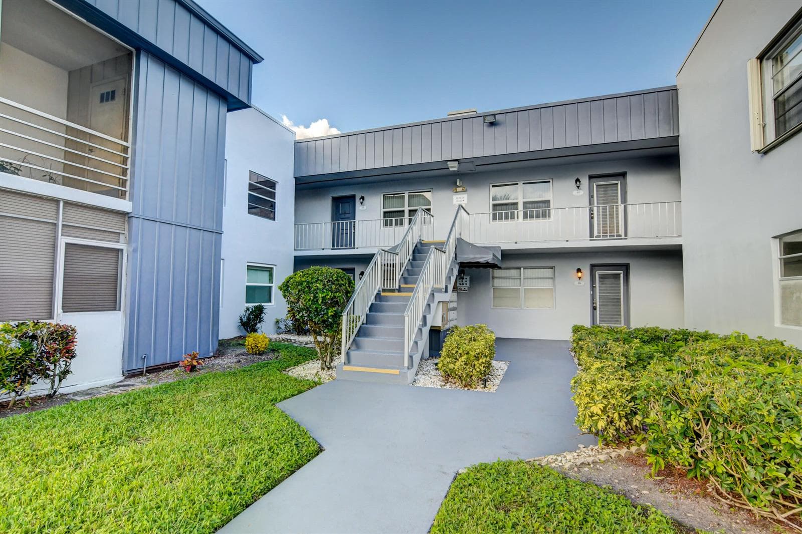 42 Burgundy A # A, Delray Beach, FL 33484 photo 2