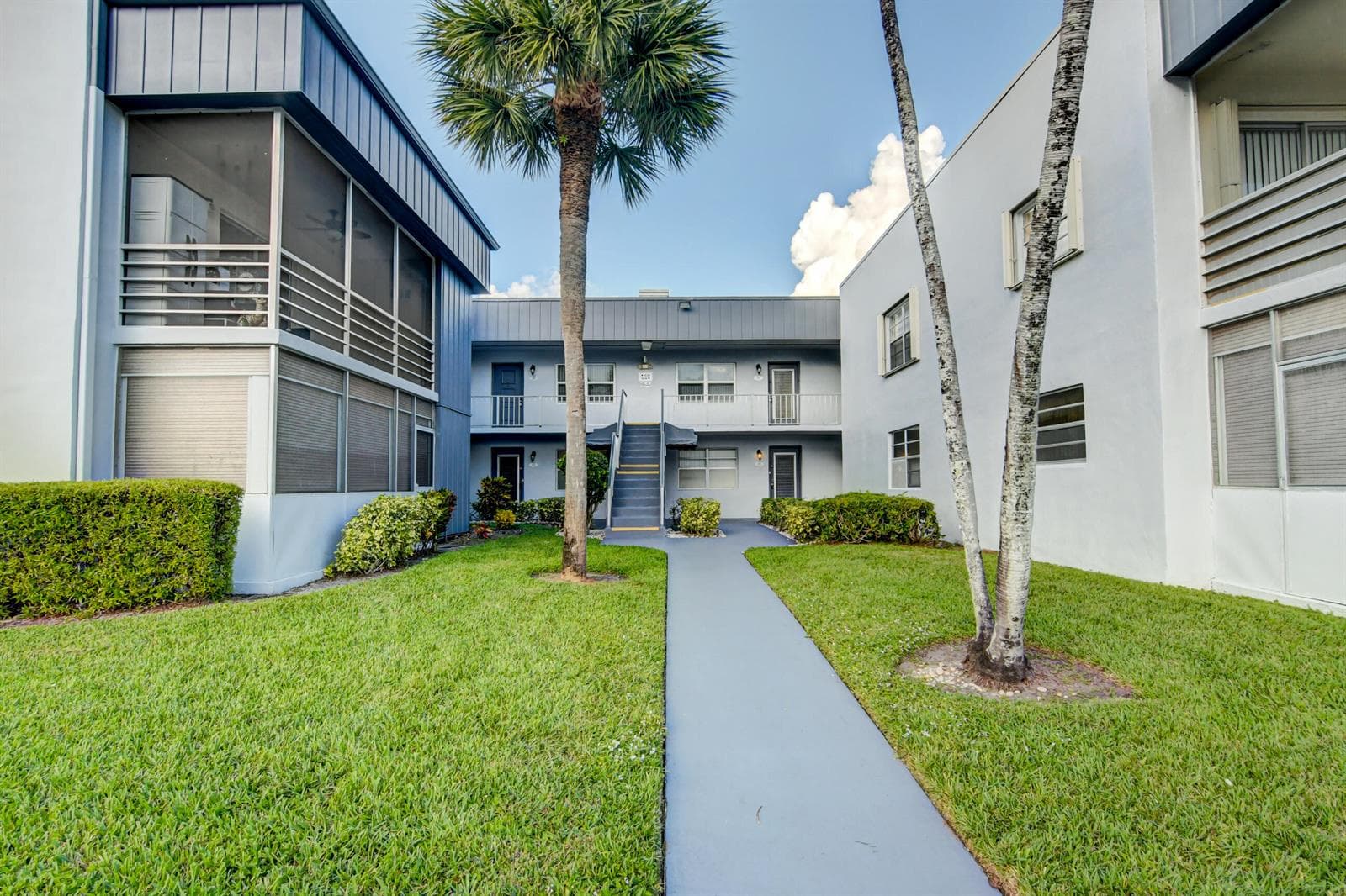42 Burgundy A # A, Delray Beach, FL 33484 photo 3