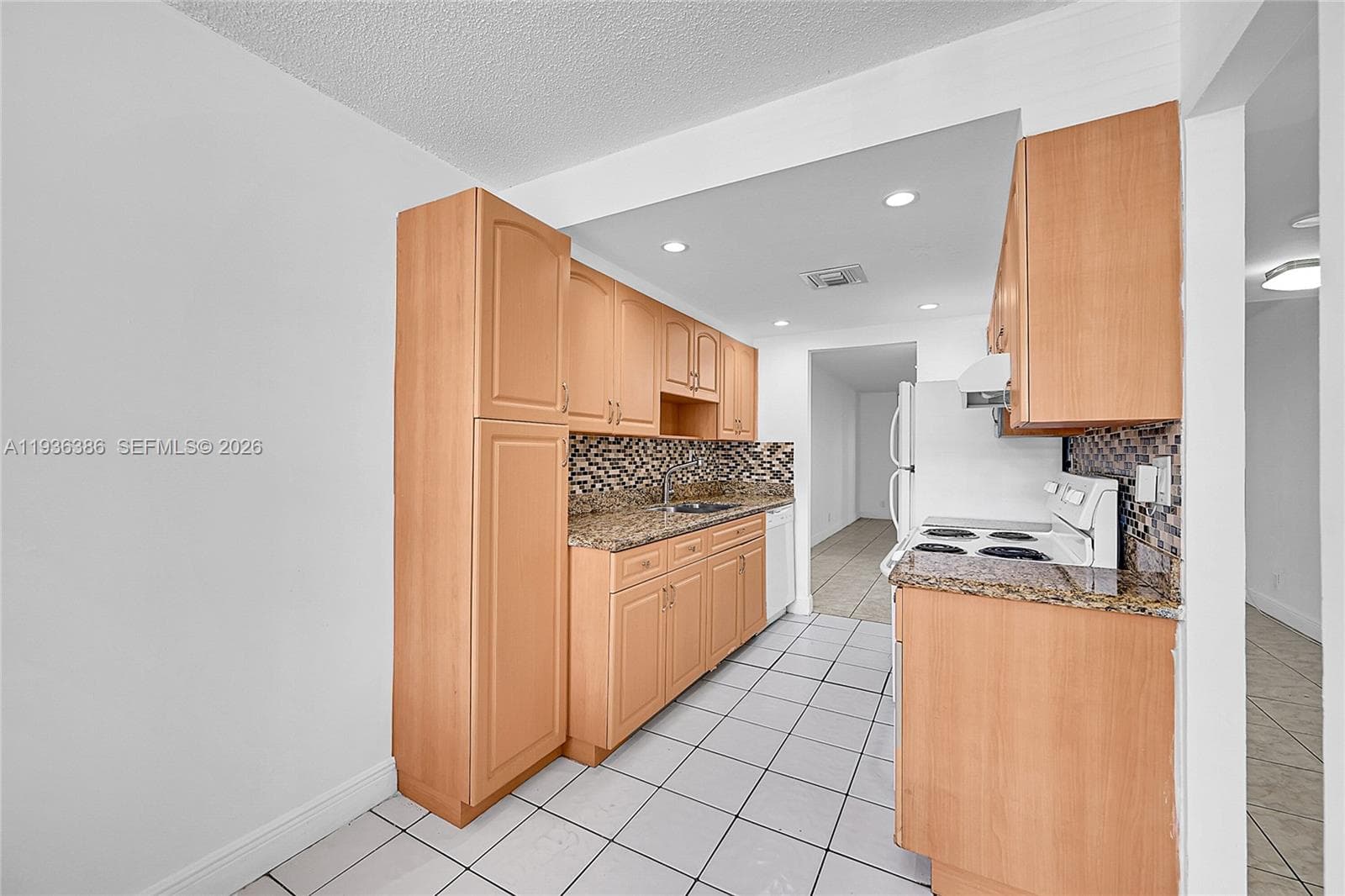 4850 NW 29th Ct # 125, Lauderdale Lakes, FL 33313 photo 4